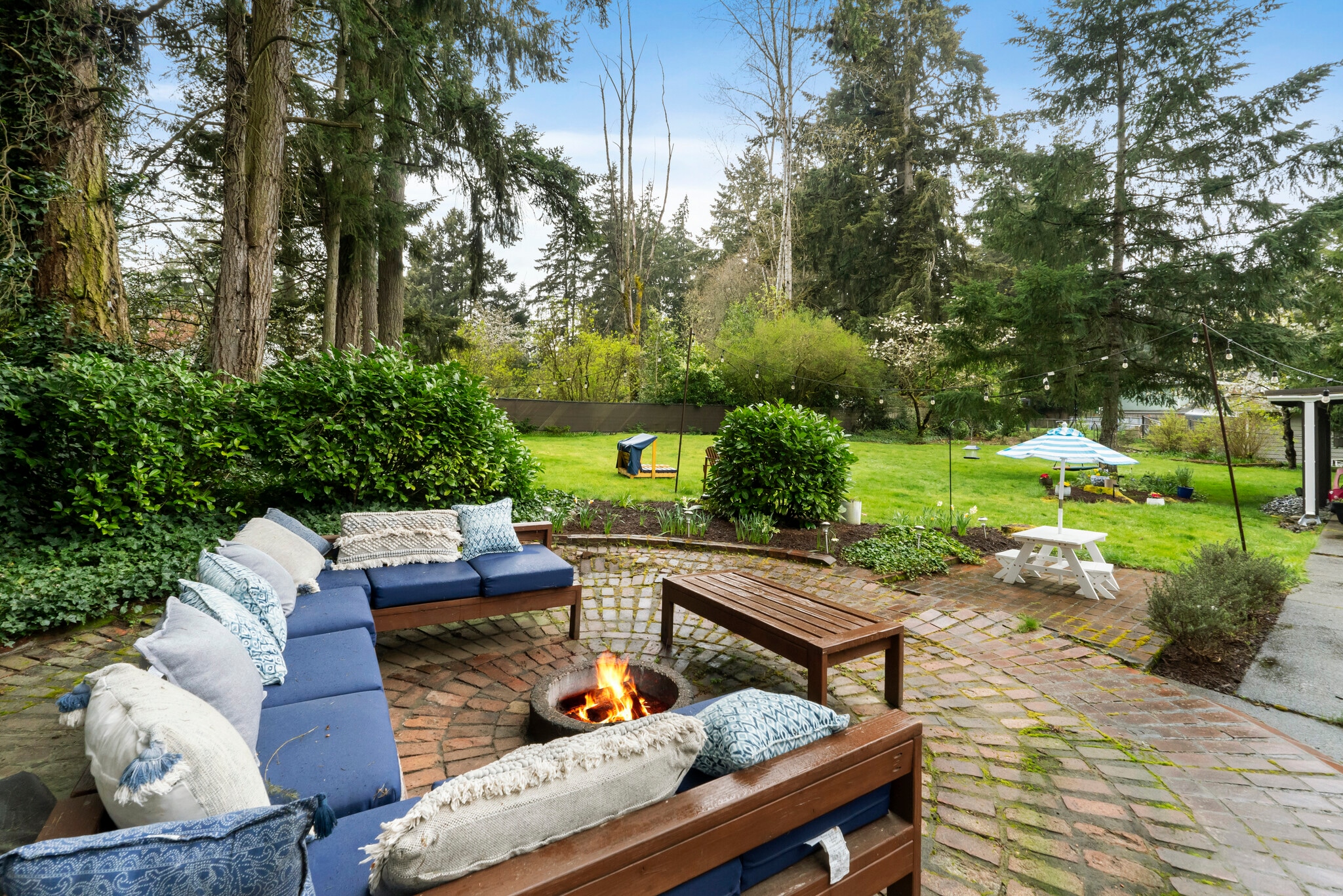 Building Photo - 5824 Hillcrest Dr SW