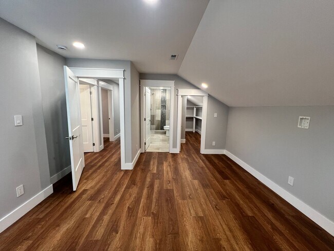 Building Photo - 1724 Highland Ave