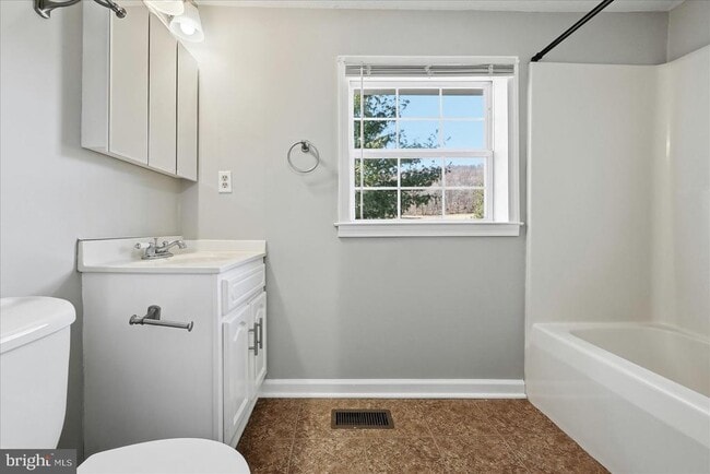 Building Photo - 37127 Butts Ln