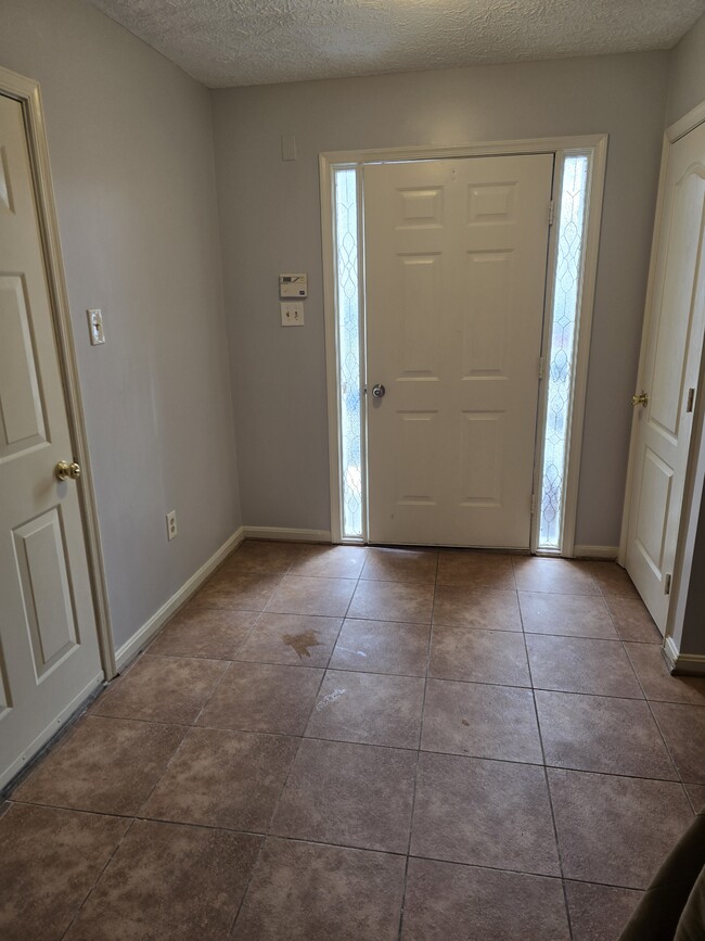 FOYER AREA - 16304 Elkhorn Ln