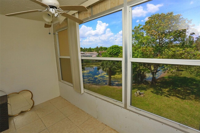 Building Photo - 8225 Sunrise Lakes Blvd