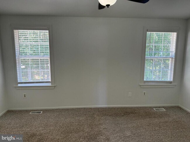 Building Photo - 1070 Baywood Dr