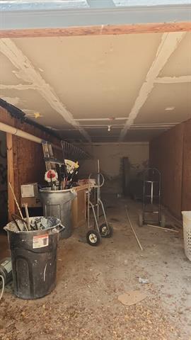 Building Photo - 2232 Riverview Dr
