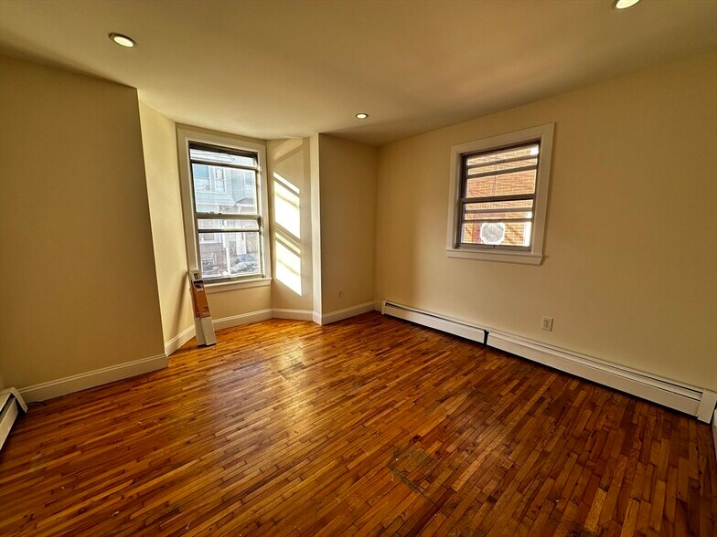 Primary Photo - 310 Princeton St