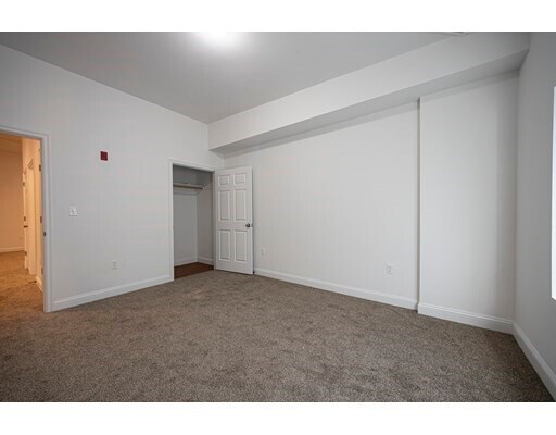 Building Photo - 2 S Grove St