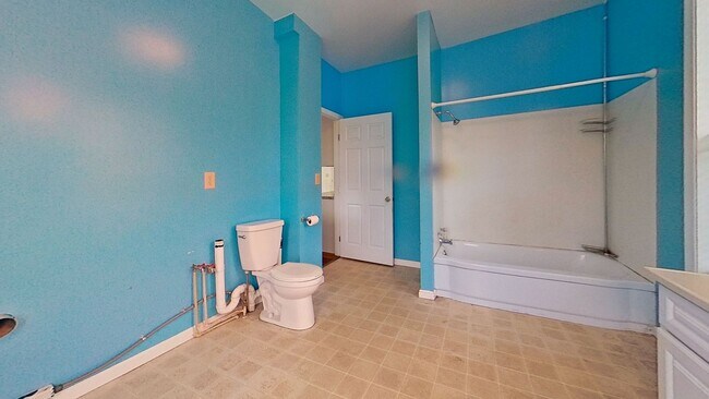 Building Photo - 2801 Bridgeview Rd