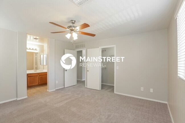 Building Photo - 3 Bedroom Pet-Friendly Home in Phoenix, AZ with Main Street Renewal
