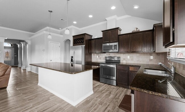 Building Photo - 3042 Besterio Dr