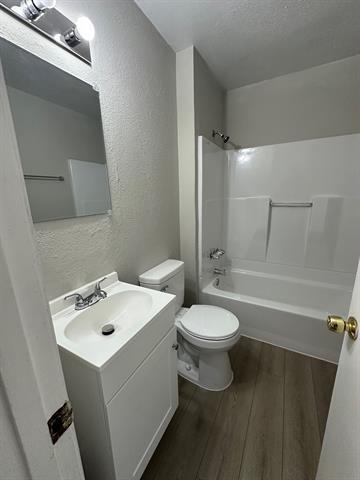 Building Photo - 4614 Hanover Dr