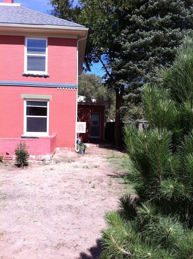 Building Photo - 1265 Park Ave