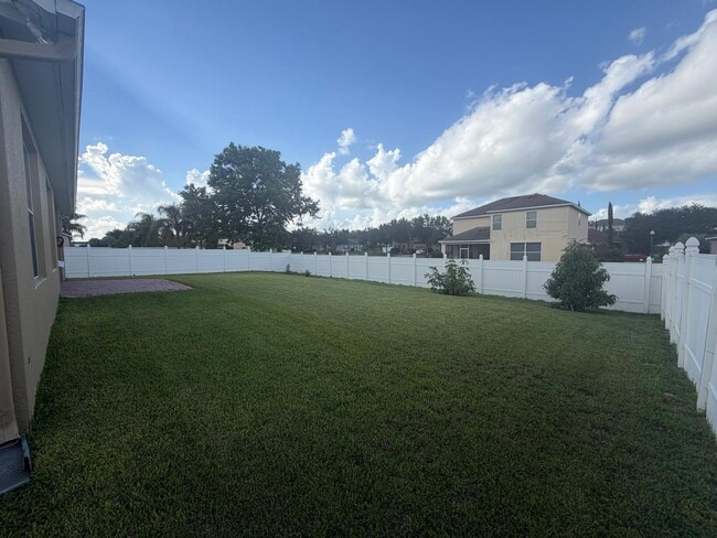 Building Photo - 4576 Barbados Loop