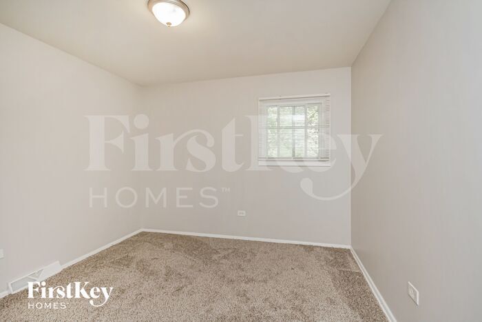 Building Photo - 14535 Kedvale Ave