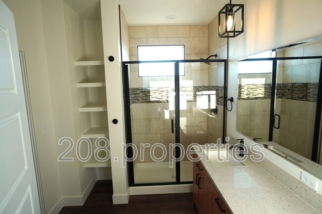 Building Photo - 525 E Violets Cv Ln