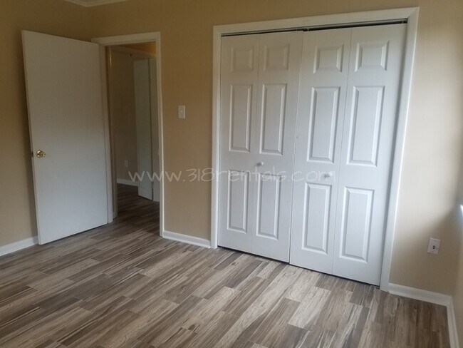 Building Photo - Home in Broadmoor Terrace available