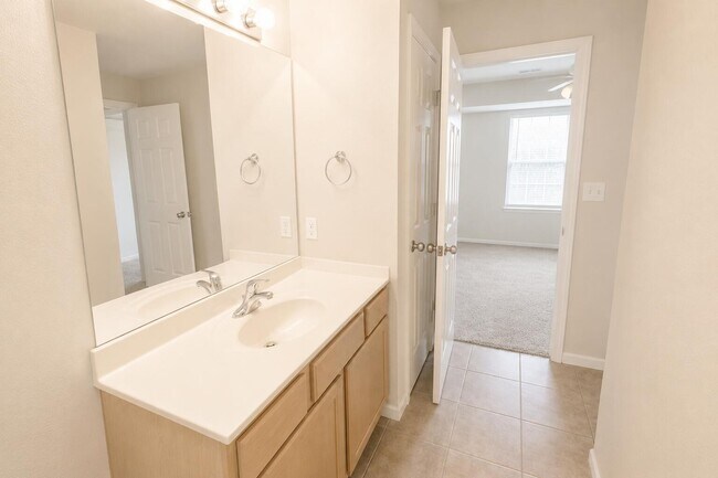 Building Photo - 4005 Snowy Owl Dr