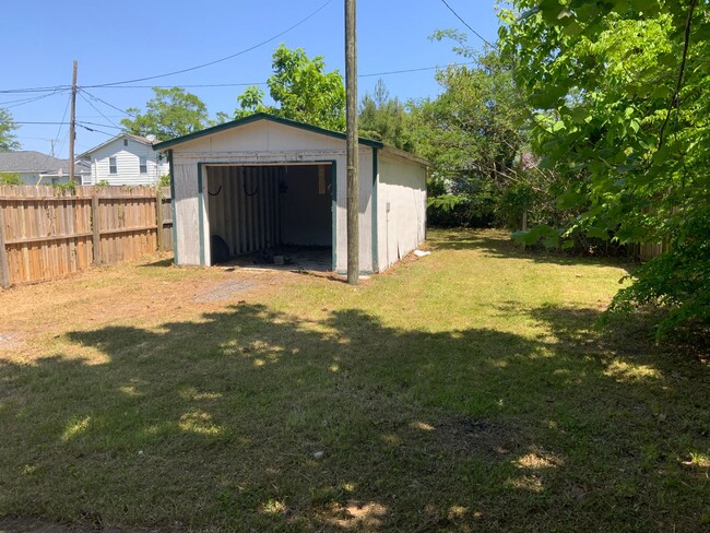 Building Photo - DOWNTOWN WILMINGTON - 2 Bedroom - Bungalow...