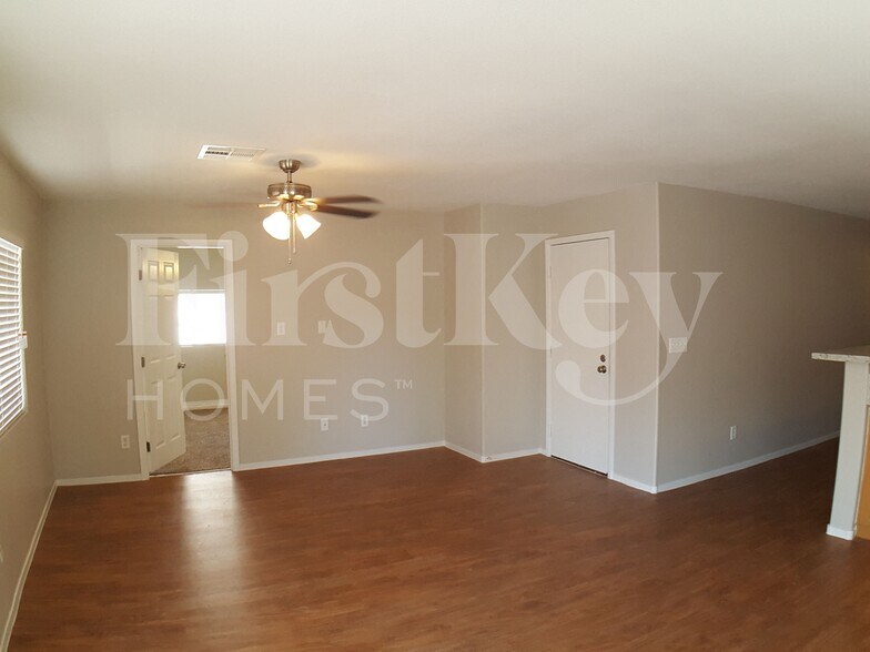 Building Photo - 4941 Drifting Pebble St