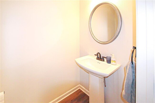 Building Photo - 2273 Buford Town Dr