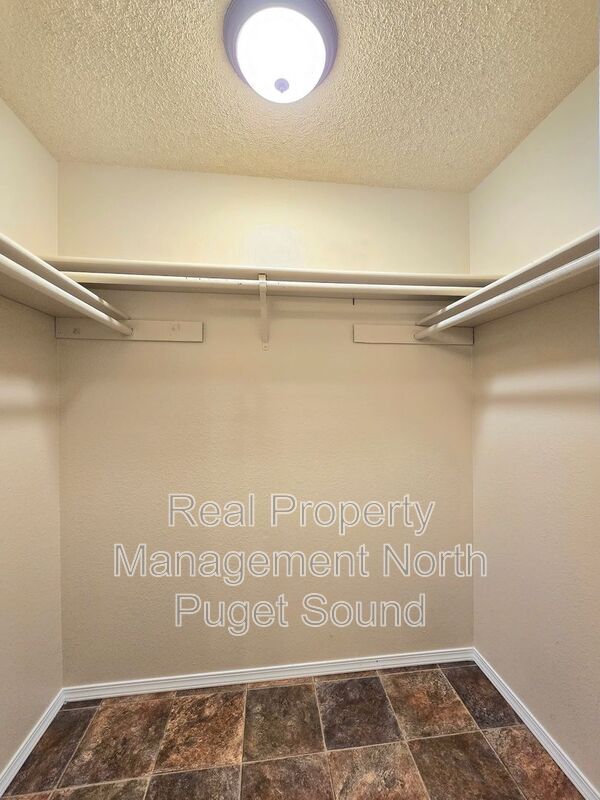 Building Photo - 228 N Stillaguamish Ave