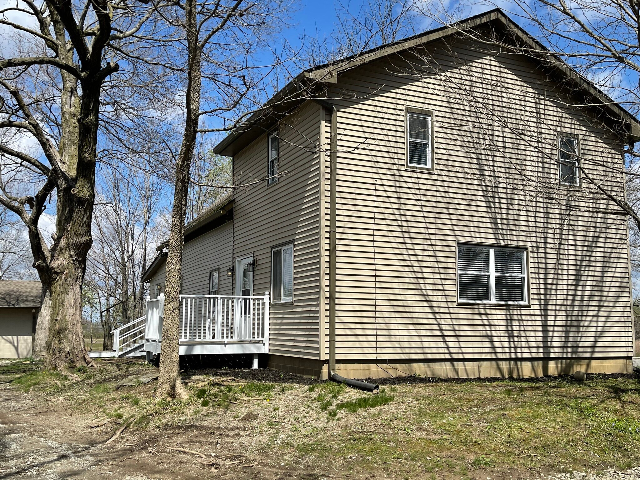 Building Photo - 1592 E 236th St