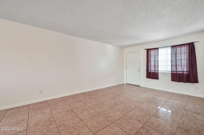 Building Photo - 1815 N Spring -