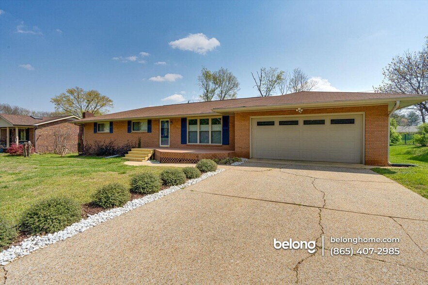 Building Photo - 2324 Mark Ln