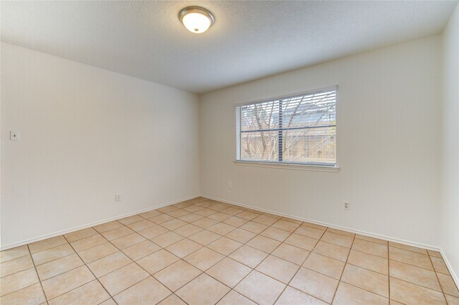 Building Photo - 18418 Arbormont Dr