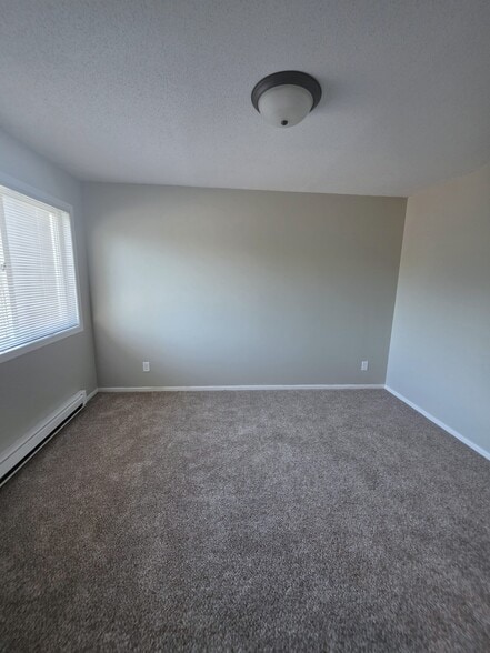 Building Photo - 333 Odanah Ave