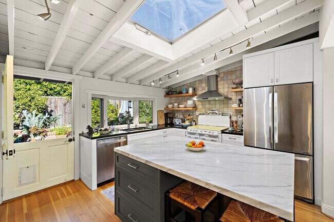 Building Photo - Bluebird Canyon Hidden Gem