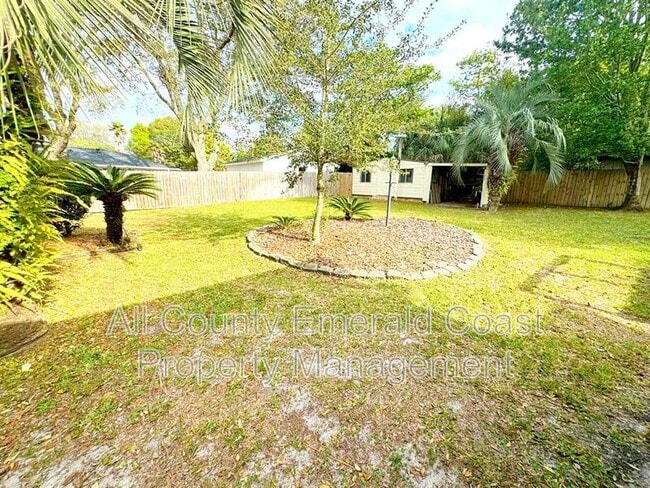 Building Photo - 504 Kelly St