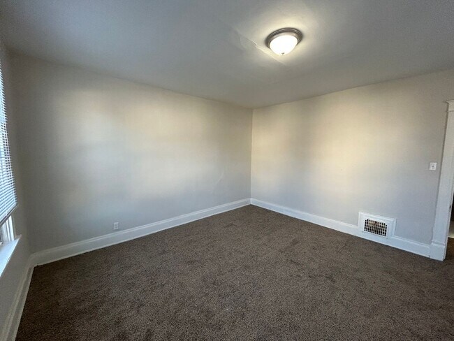 Building Photo - Newly Updated 3 bedroom 1.5 Bath in Cheviot