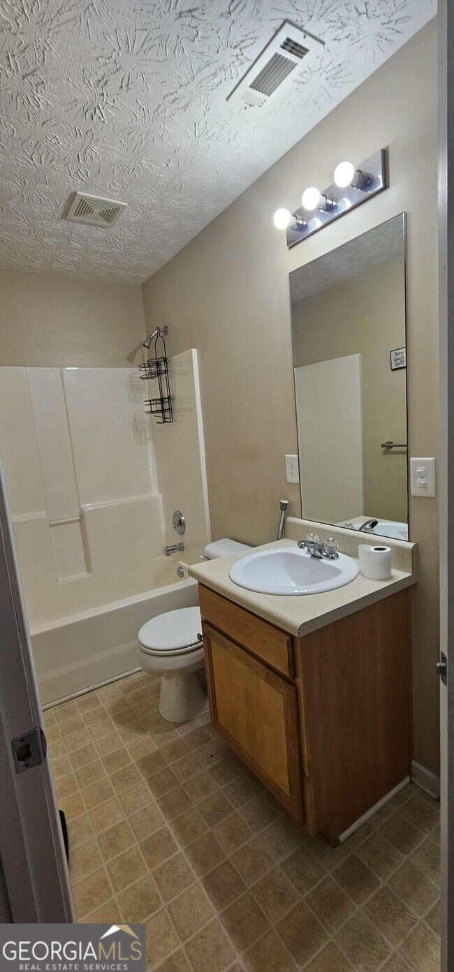 Building Photo - 18 Brookhaven Ct