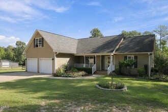 Building Photo - 570 Buchanan Rd