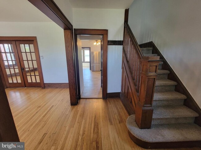 Building Photo - 632 Hill Top Dr