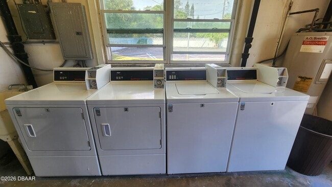 Building Photo - 1750 S Palmetto Ave