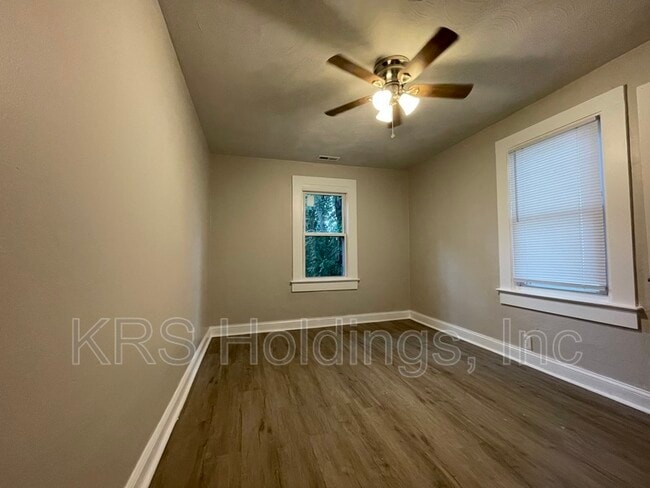 Building Photo - 839 21st St