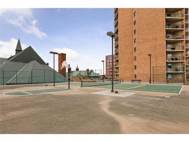 Building Photo - 78 10th St E