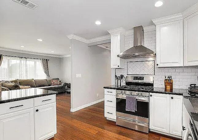 Building Photo - 13927 Leibacher Ave