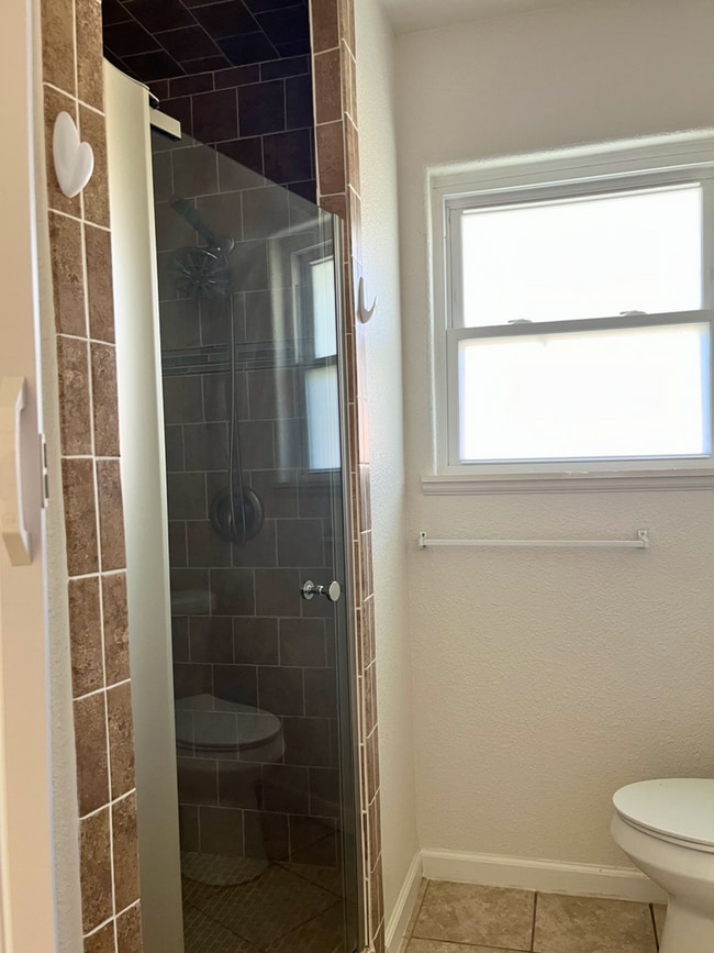 Building Photo - 2022 Odessa Dr