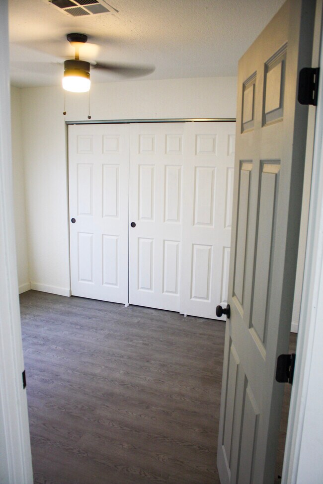 Building Photo - 1125 Tamerack Ave