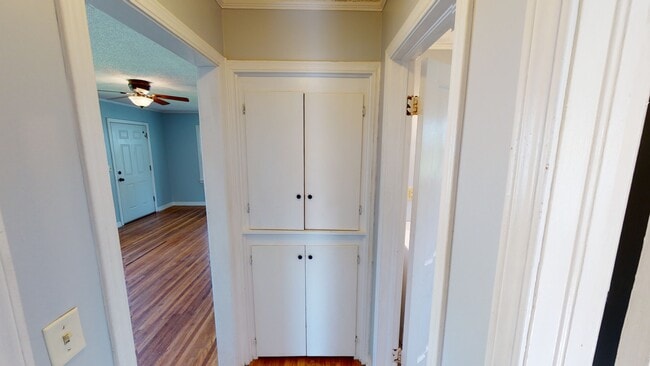 Building Photo - 3815 W 42nd St