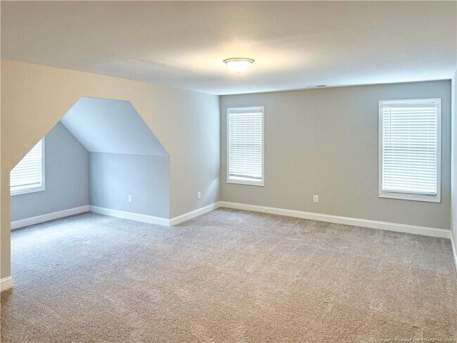 Building Photo - 1833 Bluffside Dr