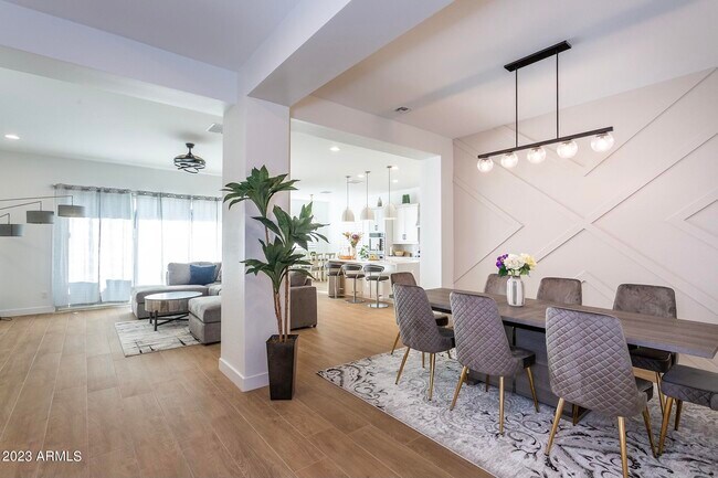 Building Photo - 8543 W Palo Verde Dr