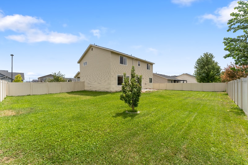 Building Photo - 1119 S Tomen Ave
