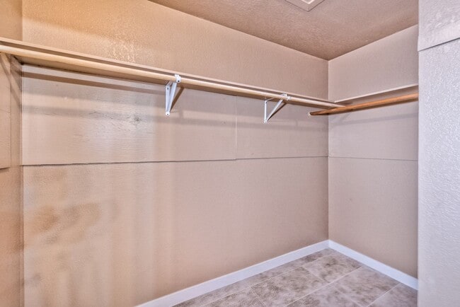 Building Photo - 3771 Shirebrook Dr