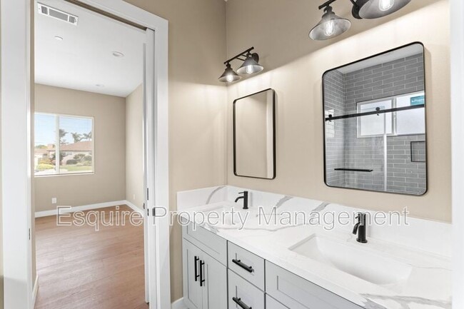 Building Photo - 545 Carty Dr