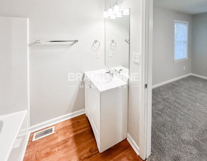 Building Photo - 108 Wesley Mill Ridge