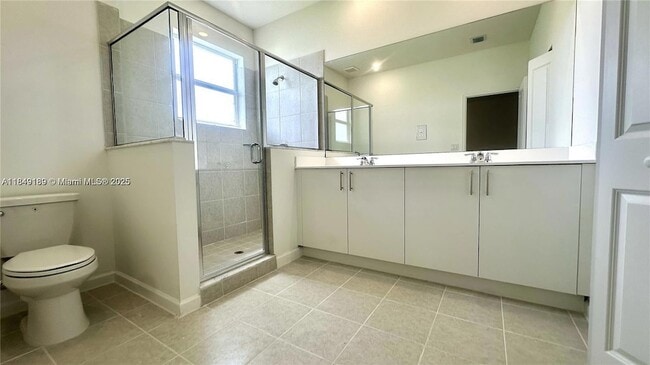 Building Photo - 2797 SE 25th Ave