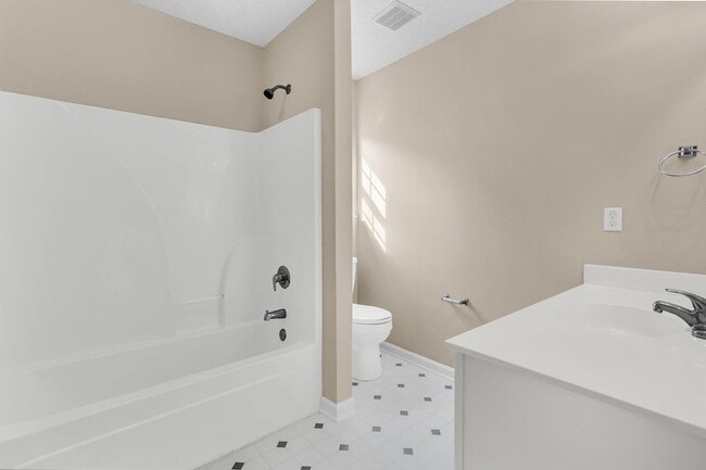 Building Photo - 1004 Cobblestone Blvd