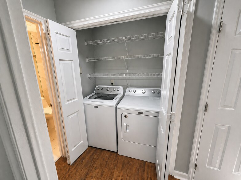 Building Photo - 1062 Washington St